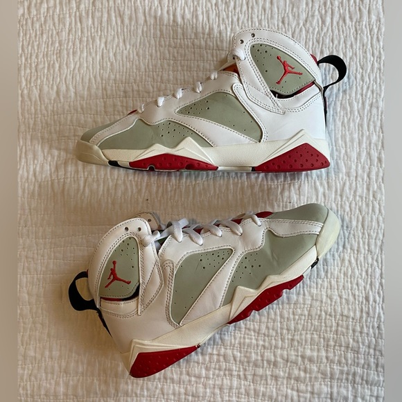 EUC Air Jordan 7 Retro 2015 “Hare” (304774-125) Size 6.5Y/ woman’s size 7.5 - Picture 6 of 14